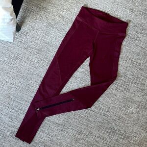 Alo // Undertone Back Zip Leggings Maroon Red